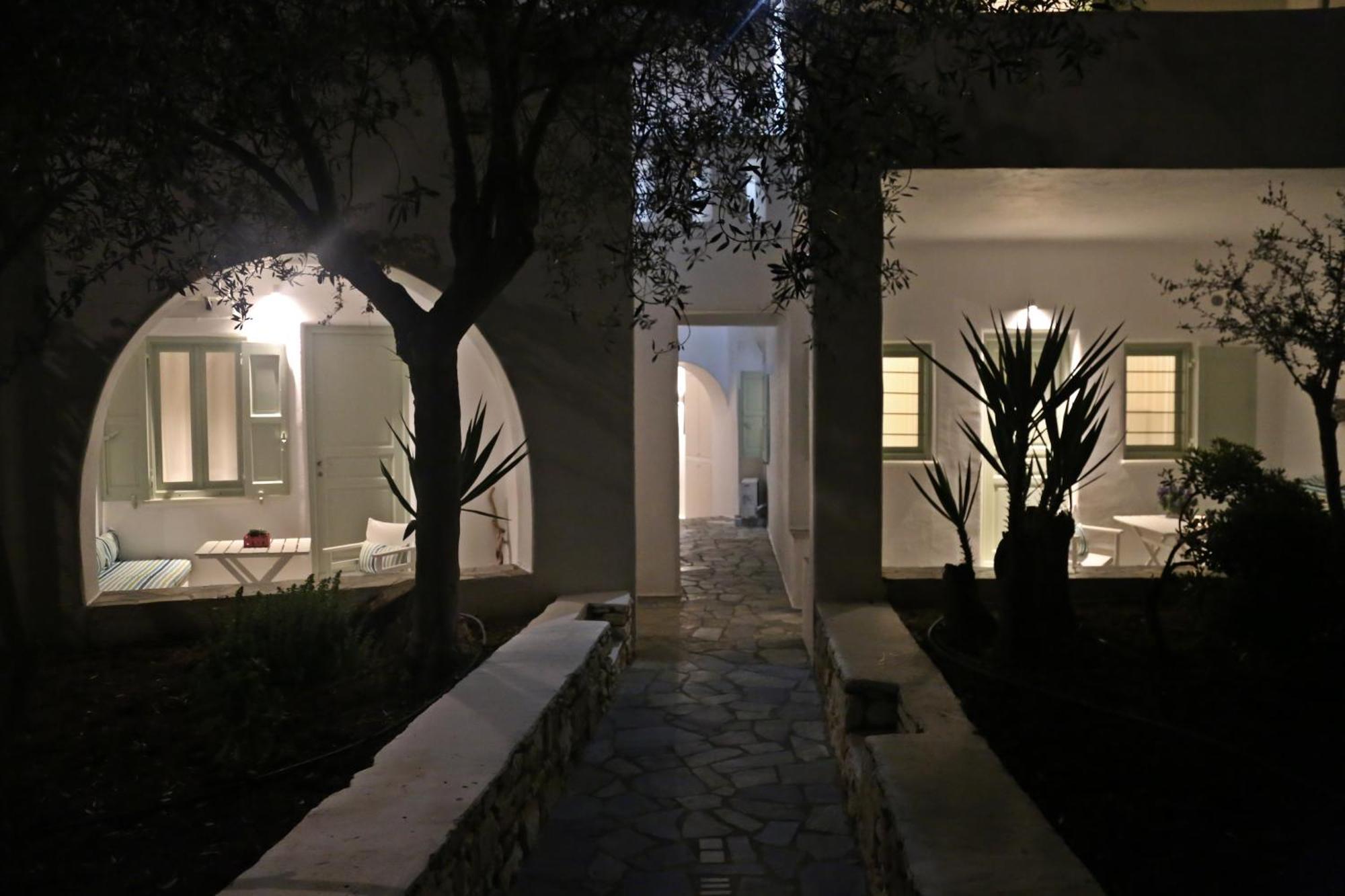 Dafni'S Philoxenia Aparthotel Naousa  Exterior photo